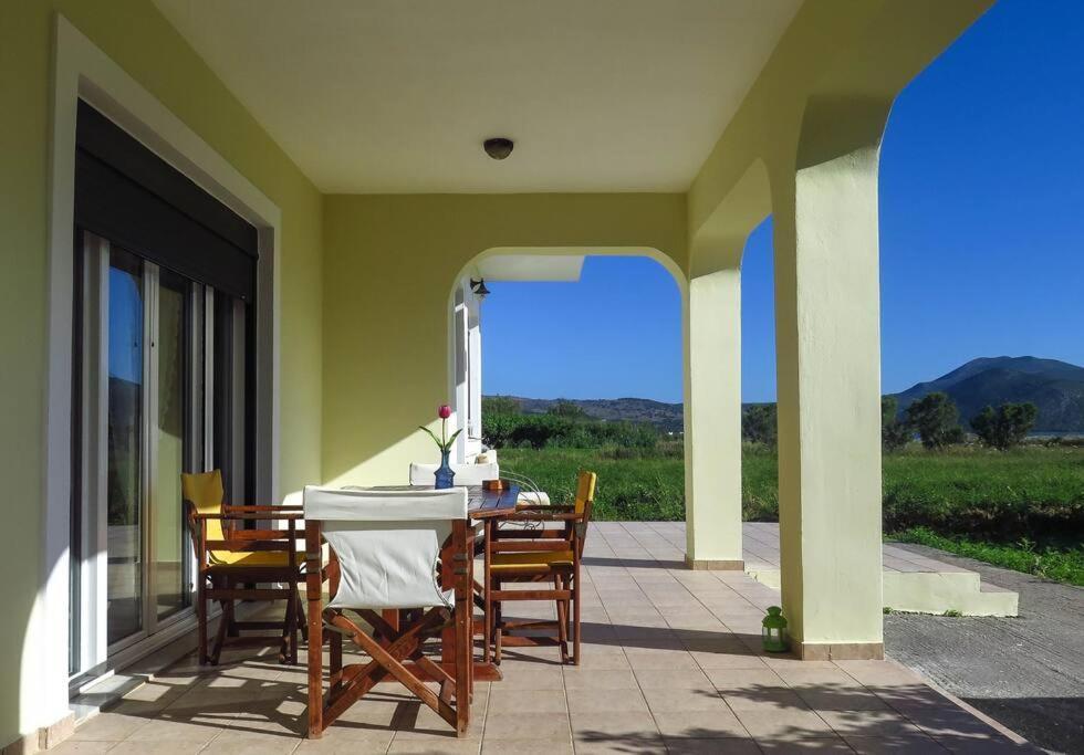 Villa Rania: Ευάερη Βίλα Με Θέα Τη Θάλασσα Ликсури Экстерьер фото
