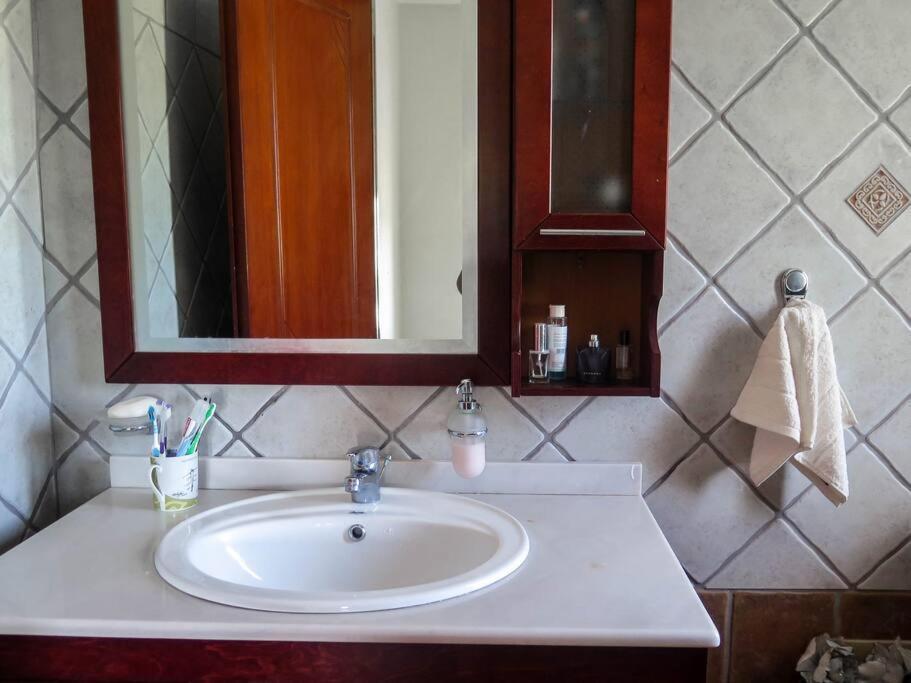 Villa Rania: Ευάερη Βίλα Με Θέα Τη Θάλασσα Ликсури Экстерьер фото