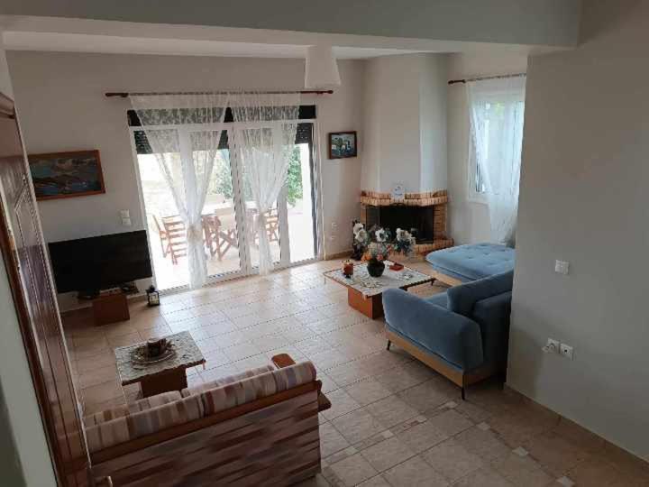 Villa Rania: Ευάερη Βίλα Με Θέα Τη Θάλασσα Ликсури Экстерьер фото