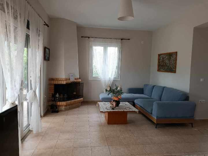 Villa Rania: Ευάερη Βίλα Με Θέα Τη Θάλασσα Ликсури Экстерьер фото